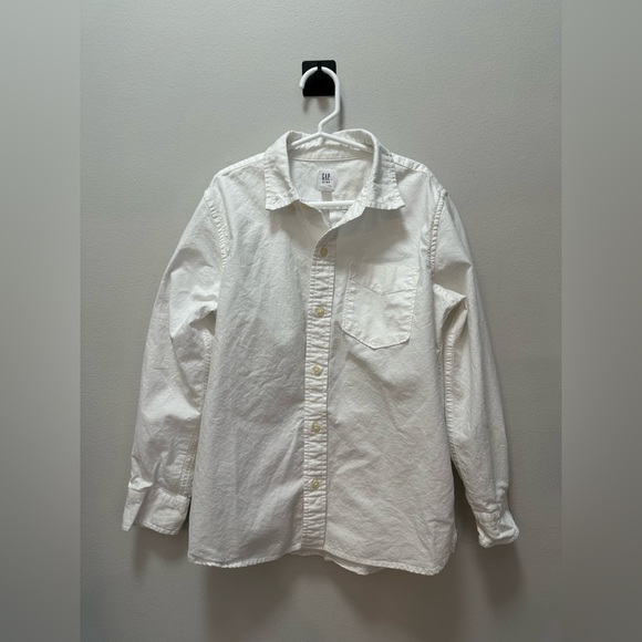 Gap- Kids Uniform Oxford Shirt. Size Medium - Picture 1 of 3